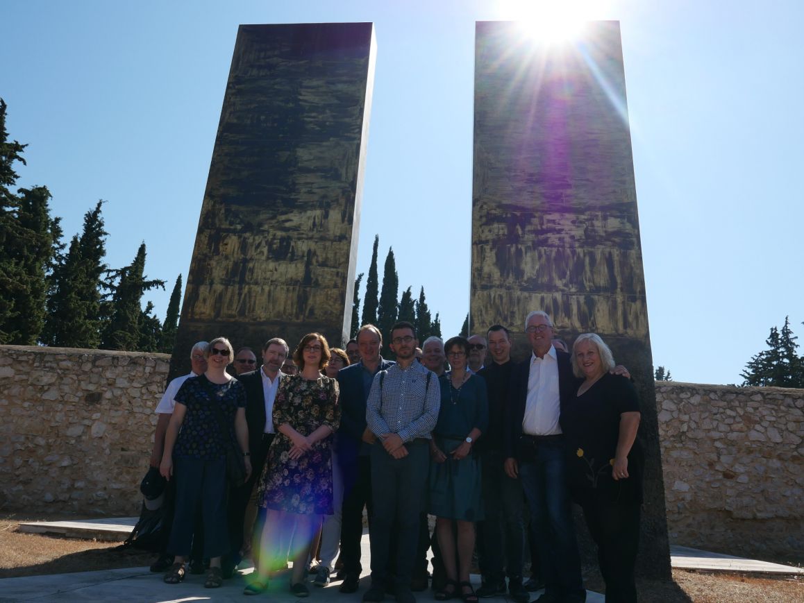 Mitglieder des AK auf pädagogischem und wissenschaftlichem Austausch mit grie-chischen Gedenkstätten-Vertretern 